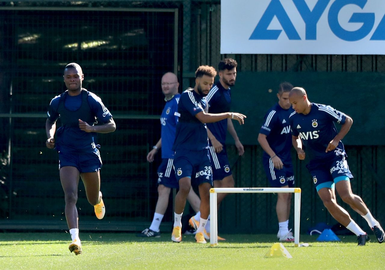Volkan Demirel'den Samandıra'da futbolculara yakın markaj 3