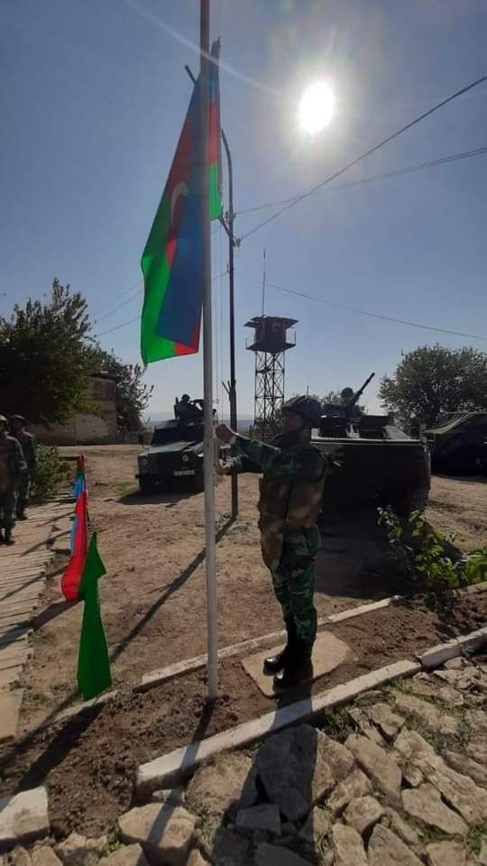 O köylerde artık Azerbaycan bayrağı dalgalanıyor 7