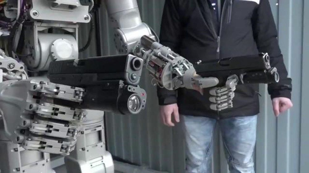 Robot Fedor: İnsanlar hakkında iyi düşünmüyorum 1