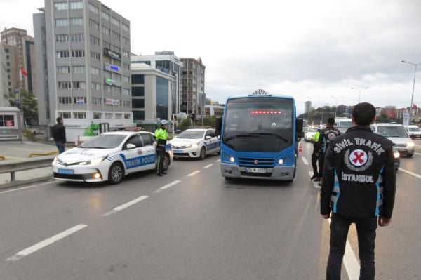 İstanbul'da toplu taşımada sosyal mesafe ihlali! 10