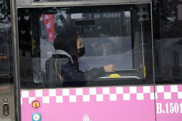 İstanbul'da toplu taşımada sosyal mesafe ihlali! 14
