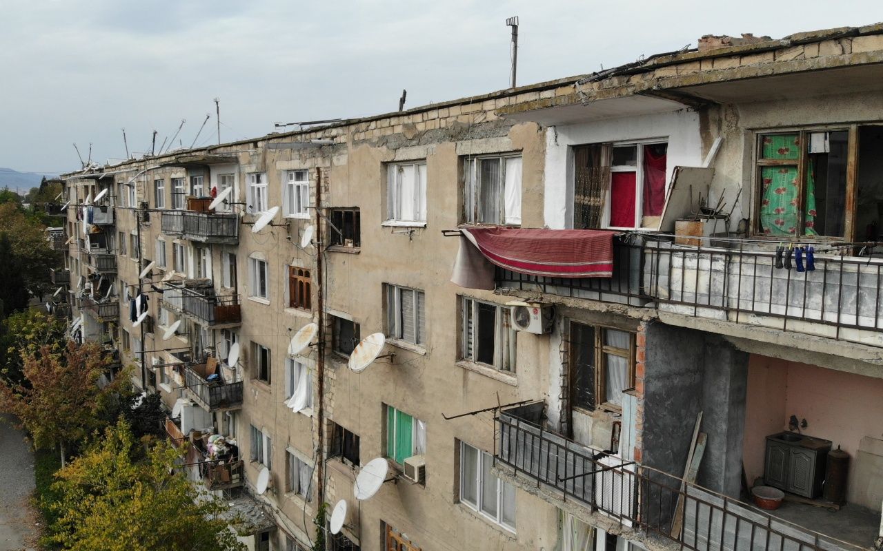 Genceliler soğuk ve yağmurdan böyle korunuyor 8