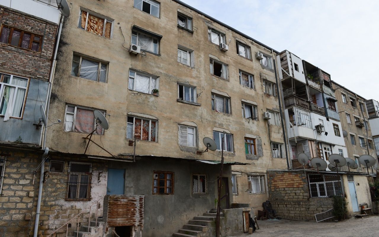 Genceliler soğuk ve yağmurdan böyle korunuyor 5