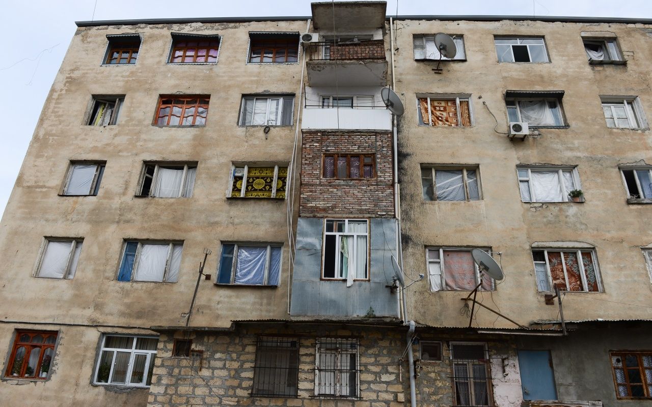 Genceliler soğuk ve yağmurdan böyle korunuyor 12