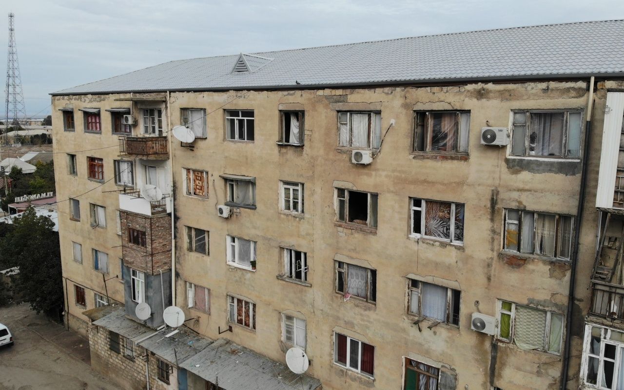 Genceliler soğuk ve yağmurdan böyle korunuyor 11