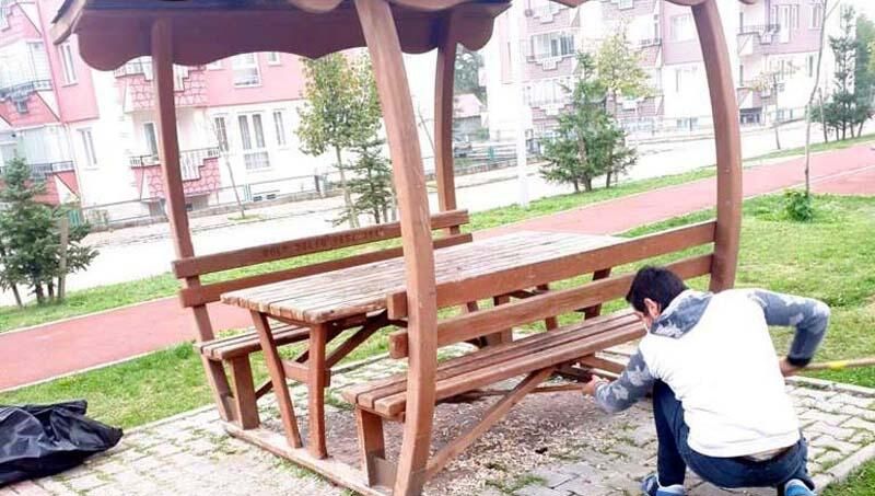 Masada bıraktığı çöpleri toplamak şartını yerine getirdi, unuttuğu kimliğini aldı! 3