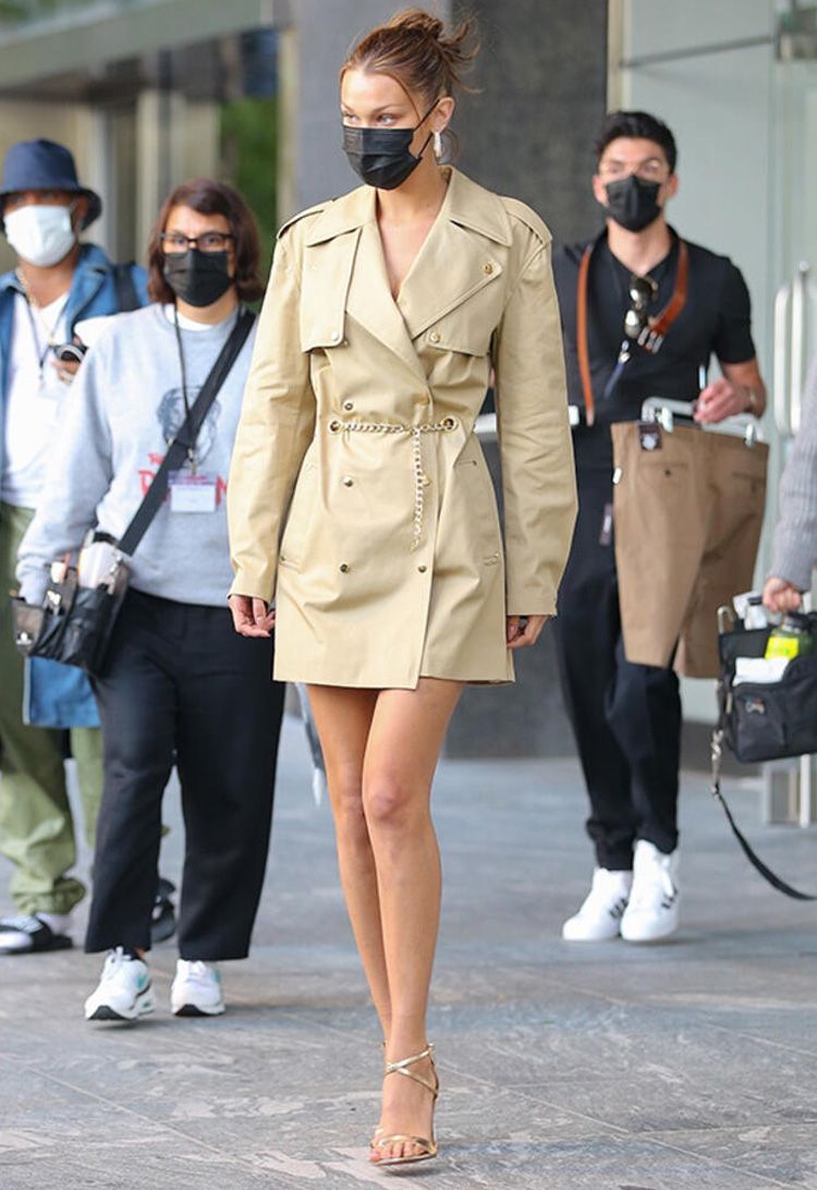 Bella Hadid çekim öncesi koronavirüs testi yaptırdı! 6