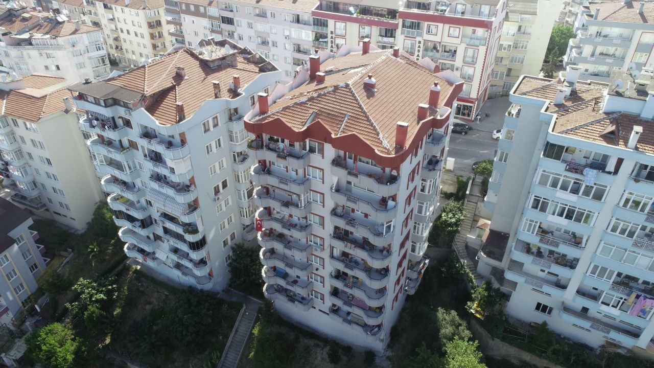 Bursa'da 9 katlı bina çöktü 11