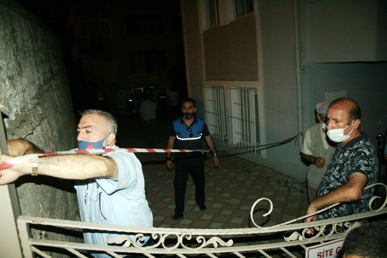 Bursa'da 9 katlı bina çöktü 8