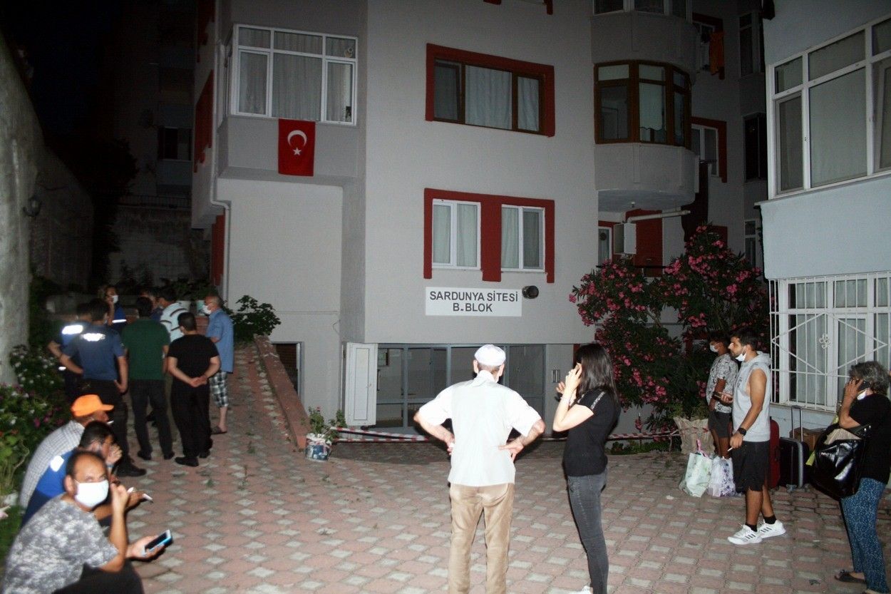 Bursa'da 9 katlı bina çöktü 9