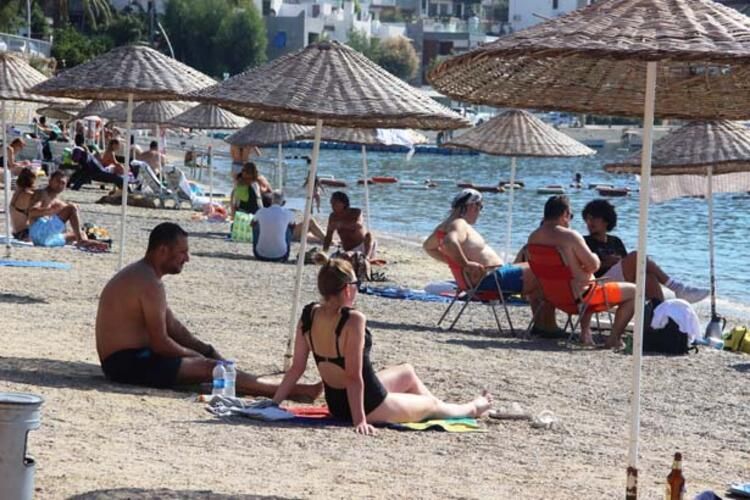 Uzayan 'sarı yaz' turistlere yaradı 12