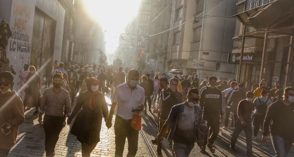 İstiklal Caddesi'nde insan seli! 10