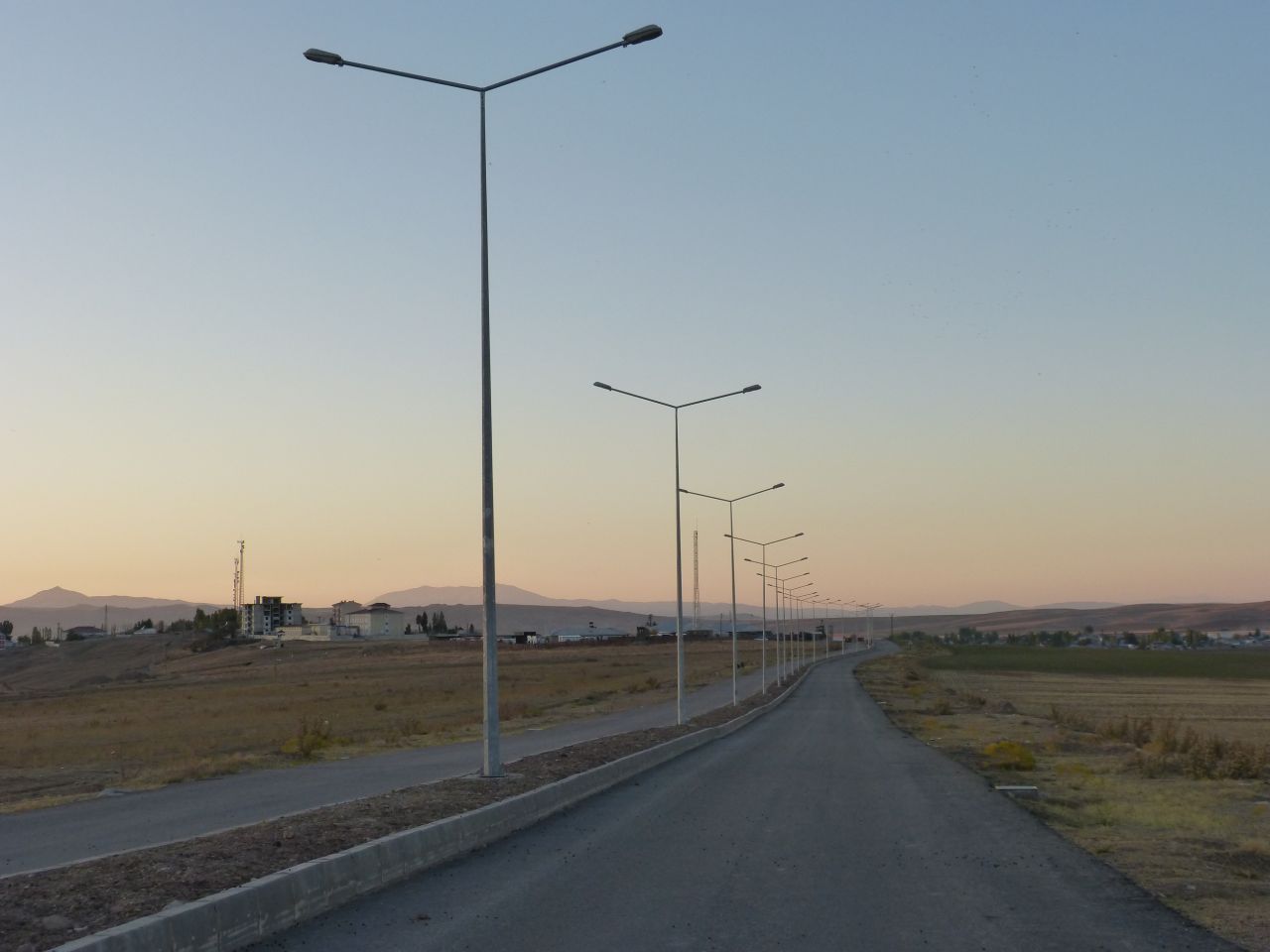 VEDAŞ'tan 2 milyonluk aydınlatma tesisi 3