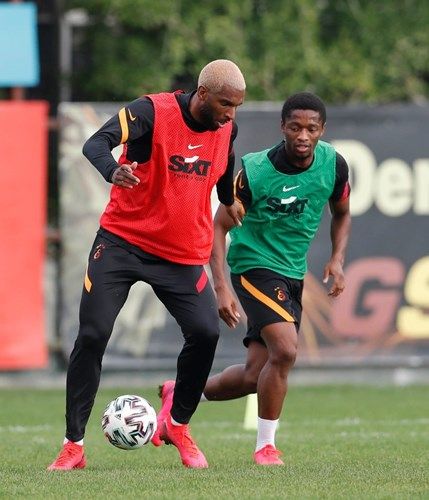 Galatasaray idmanında Diagne'ye saldırı! 11