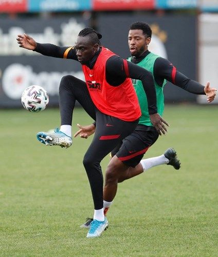 Galatasaray idmanında Diagne'ye saldırı! 5