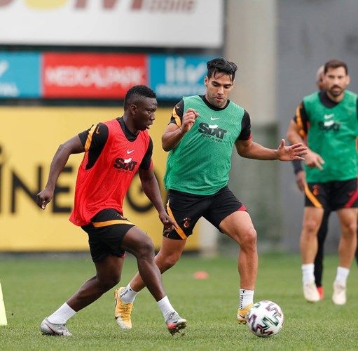 Galatasaray idmanında Diagne'ye saldırı! 13