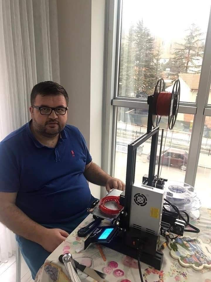 33 yaşındaki okul müdürü koronaya yenildi 1