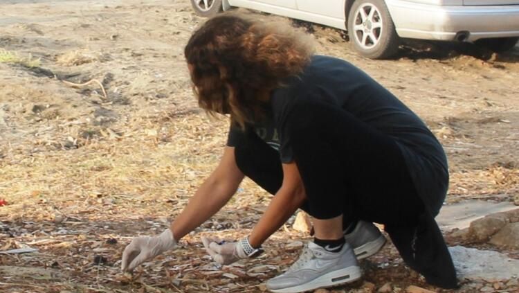 Sertab Erener ve Yonca Evcimik, Bodrum'da çöp topladı! 11