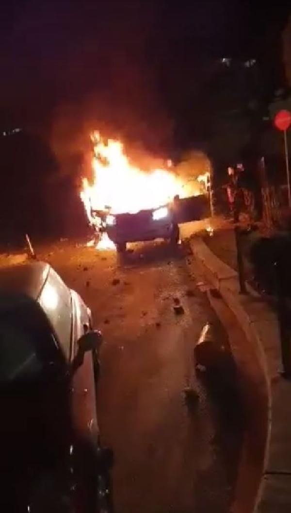 Güney Kıbrıs'ta halk sokağa döküldü 4