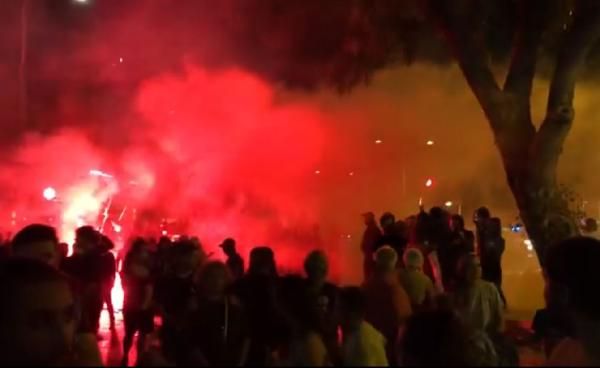 Güney Kıbrıs'ta halk sokağa döküldü 3