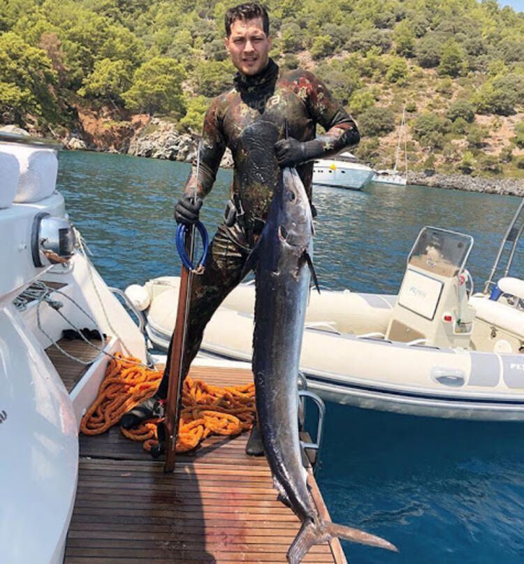 Kıvanç Tatlıtuğ ve Çağatay Ulusoy'un balık sevdası! 2