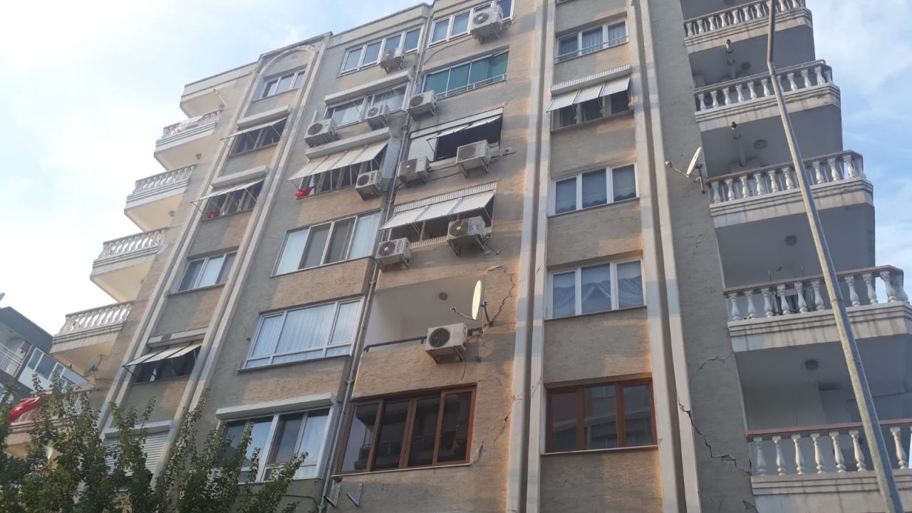 17 binada arama kurtarma çalışmaları sürüyor 24