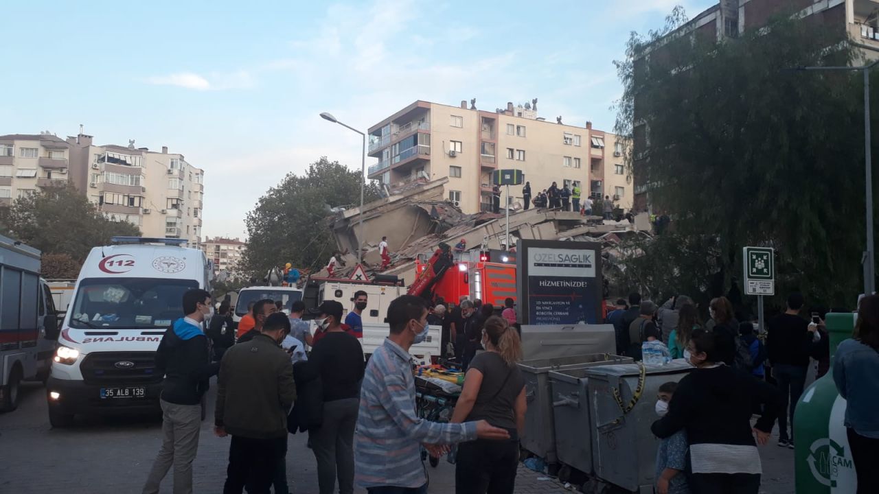 17 binada arama kurtarma çalışmaları sürüyor 16
