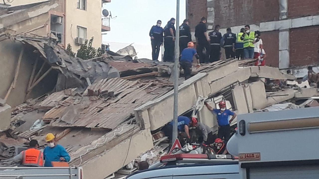 17 binada arama kurtarma çalışmaları sürüyor 8