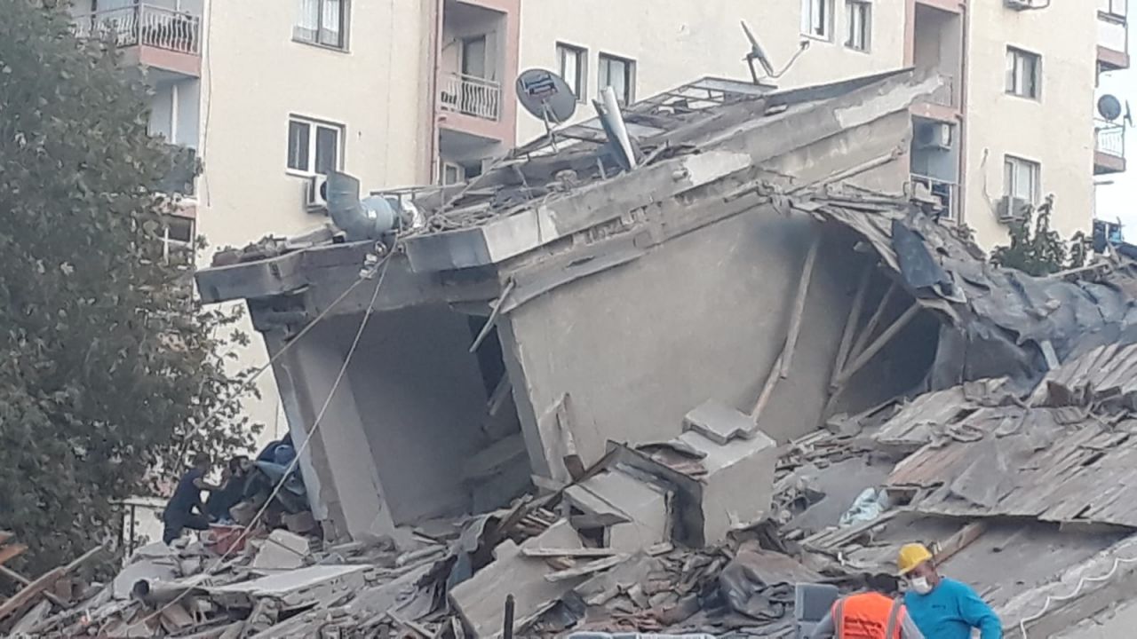 17 binada arama kurtarma çalışmaları sürüyor 2