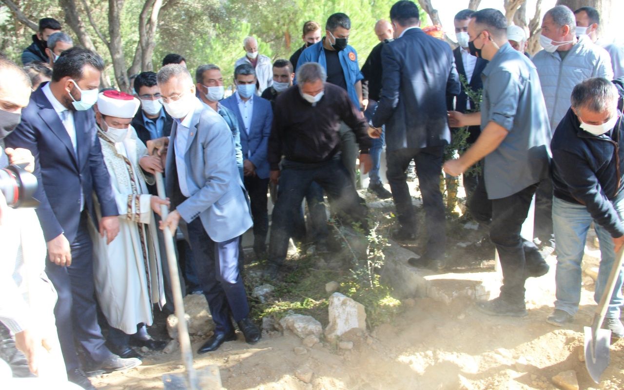 Tsunamide ölen yaşlı kadına veda 13