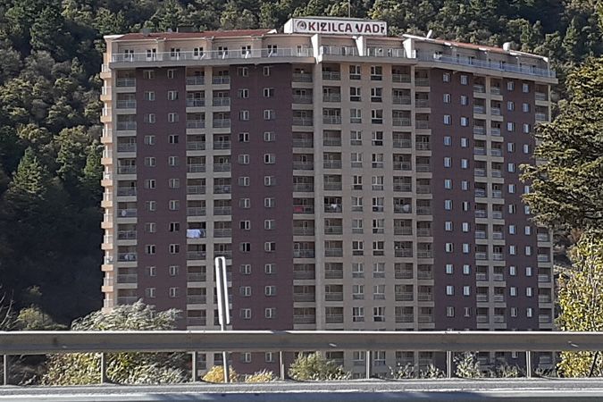 17 yaşındaki Gamze Açar otelin beşinci katından düşerek hayatını kaybetti! 4