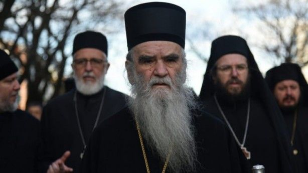 Koronadan ölen piskoposa öpücüklü veda 2