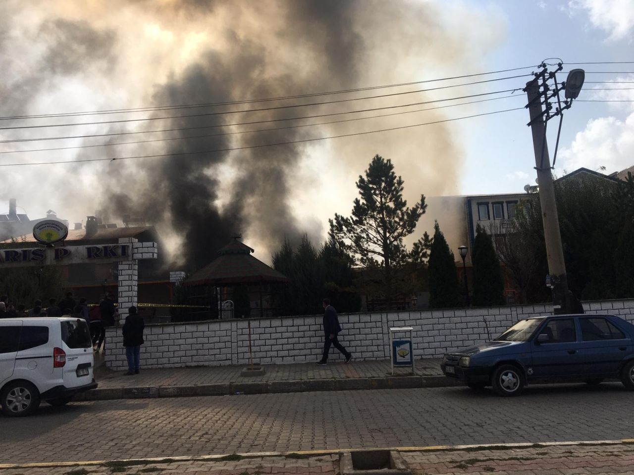 Van'da halk pazarında büyük yangın 2