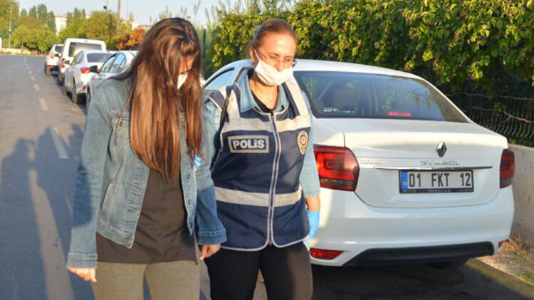 Swinger partisine eşi yerine eskort getirdi! 8