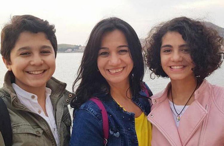 İclal Aydın kuzeninin ikizlerine böyle veda etti! 6