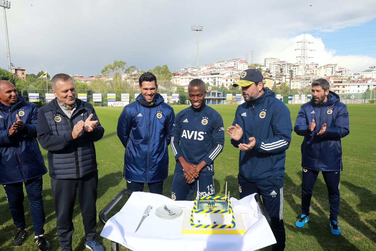 Erol Bulut'tan futbolcularına rehavet uyarısı 10