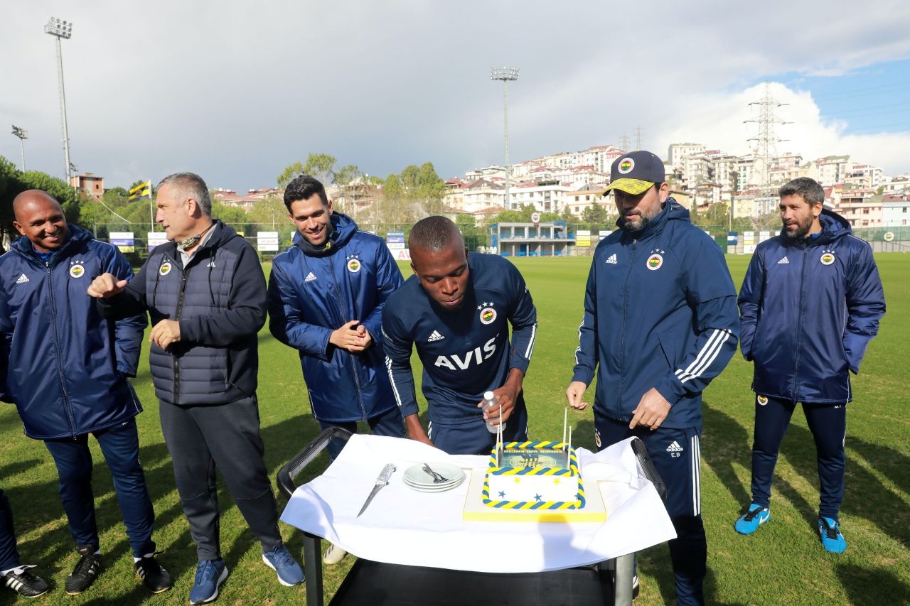 Erol Bulut'tan futbolcularına rehavet uyarısı 11