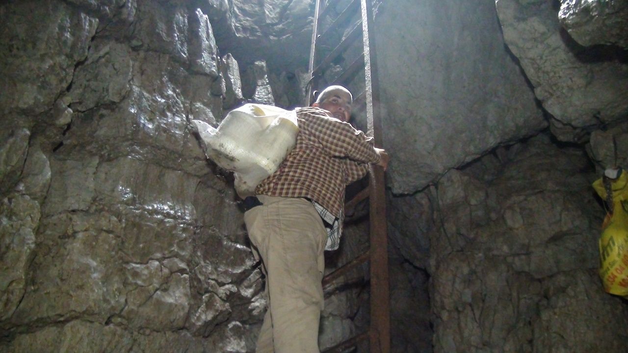 Kişiye özel üretip obrukta saklıyorlar 2