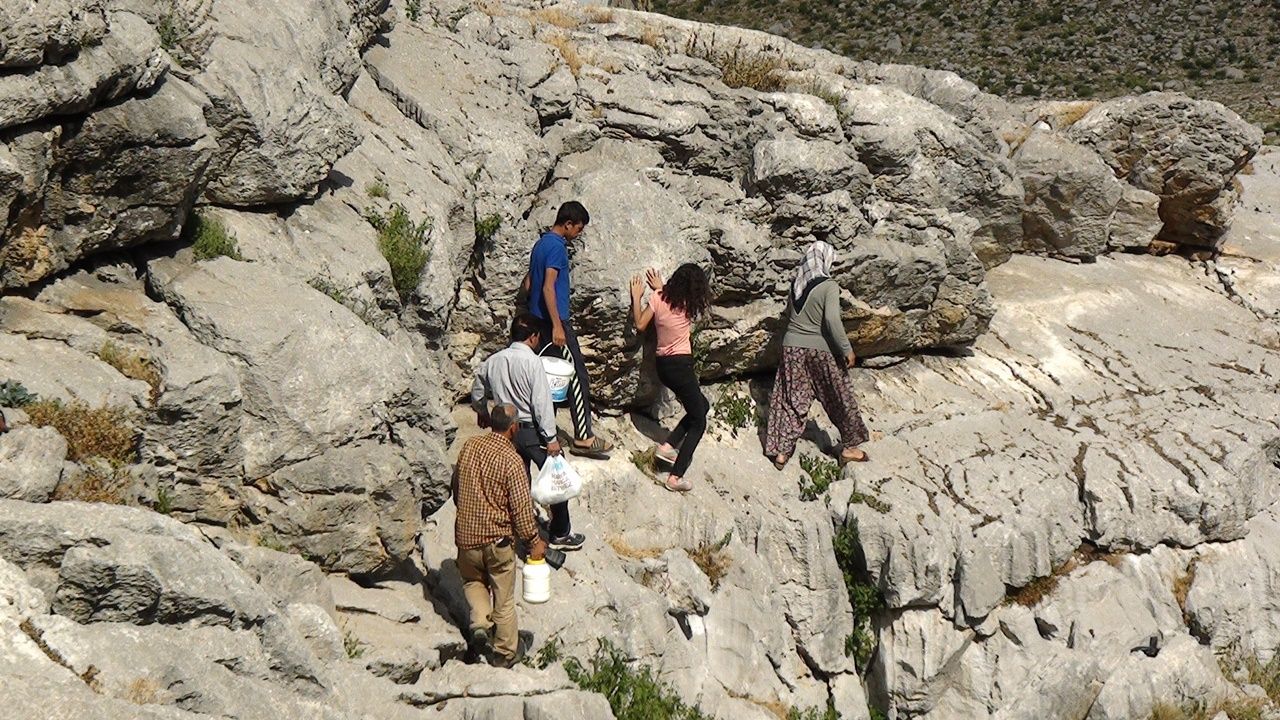 Kişiye özel üretip obrukta saklıyorlar 11