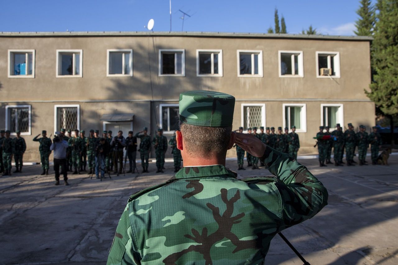Azerbaycan bayrağı böyle göndere çekildi 1