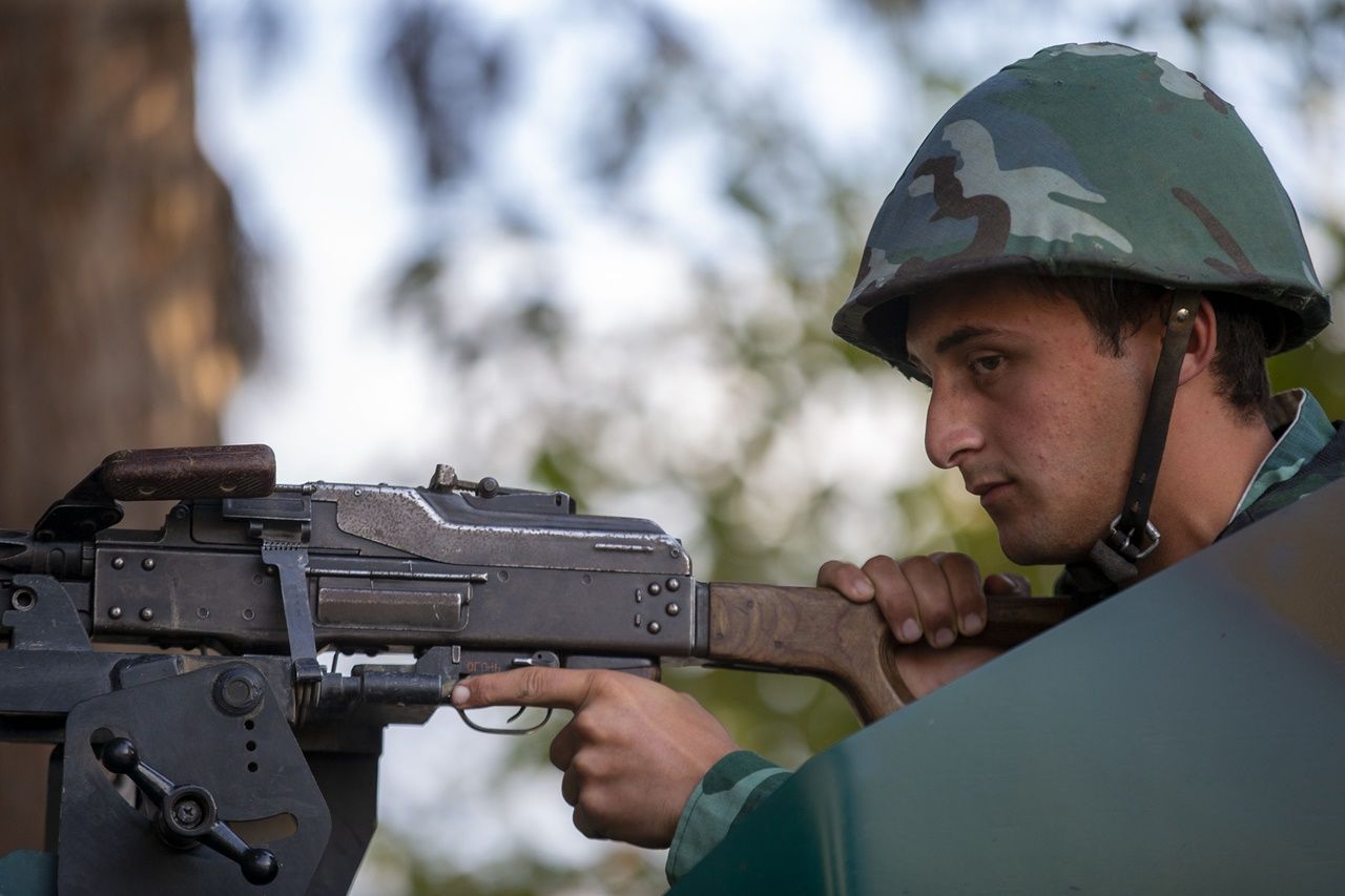 Azerbaycan bayrağı böyle göndere çekildi 33