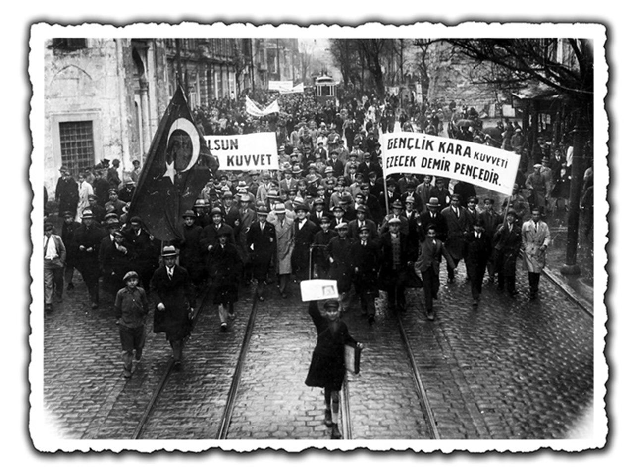 Gazi Mustafa Kemal Atatürk'ü özlem ve saygıyla anıyoruz 9