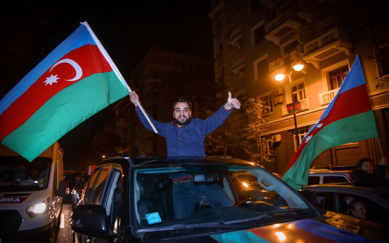 Azerbaycan halkı sevinçten uyuyamadı 23