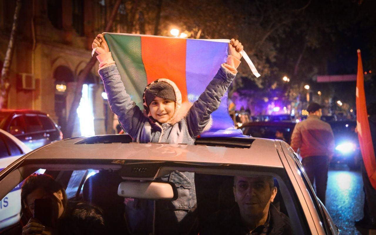 Azerbaycan halkı sevinçten uyuyamadı 24