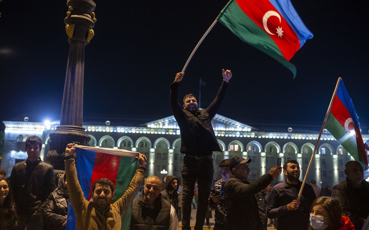 Azerbaycan halkı sevinçten uyuyamadı 14