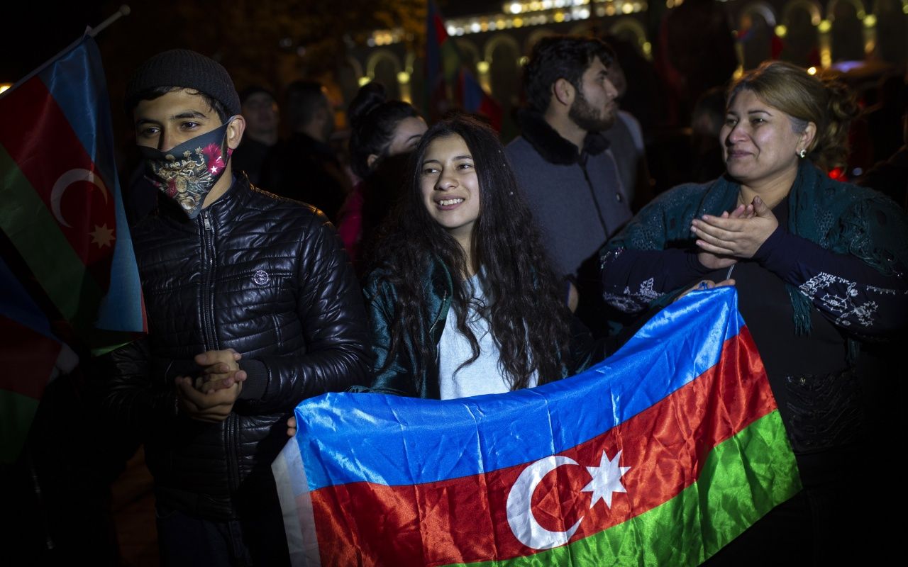 Azerbaycan halkı sevinçten uyuyamadı 9
