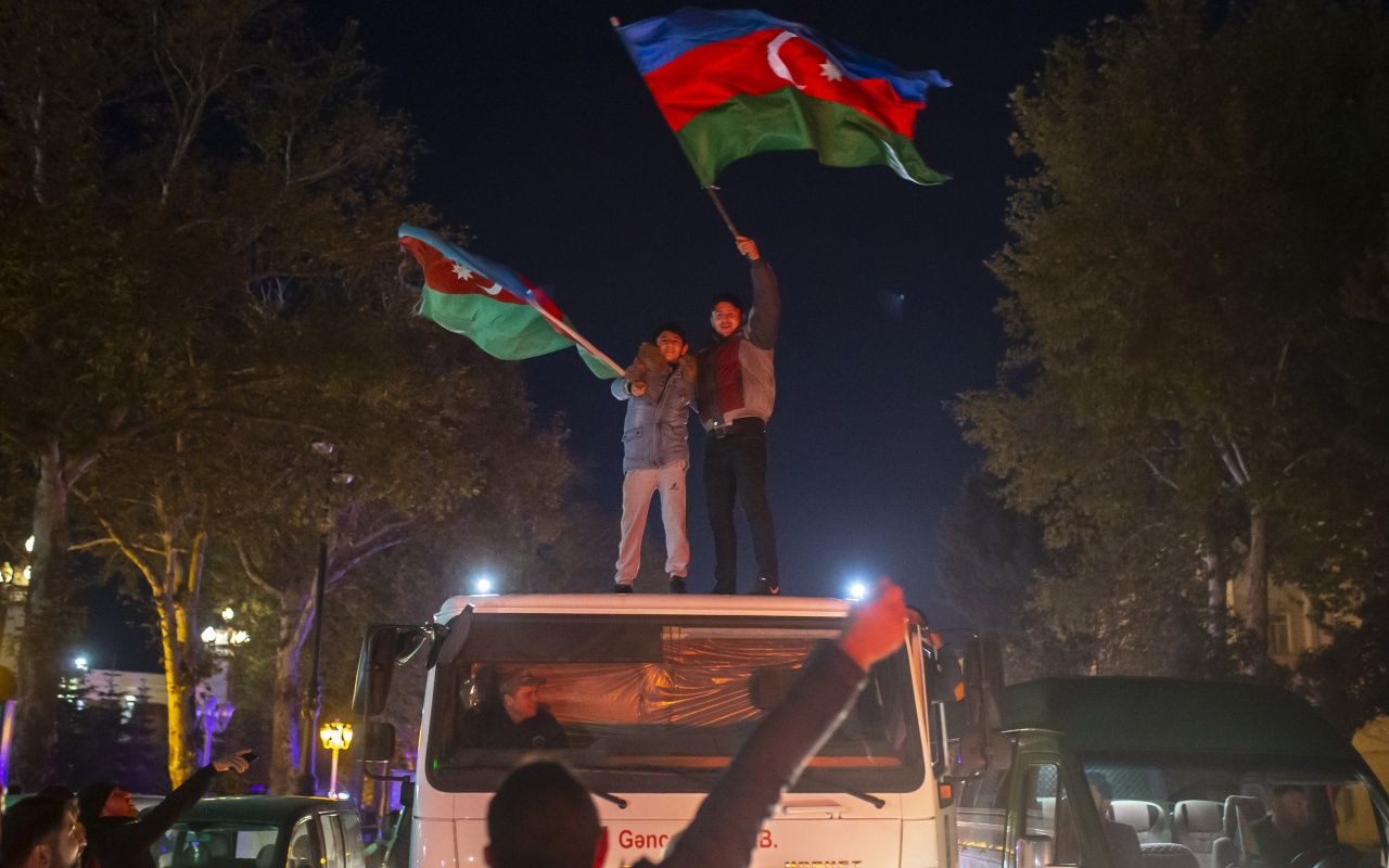 Azerbaycan halkı sevinçten uyuyamadı 18