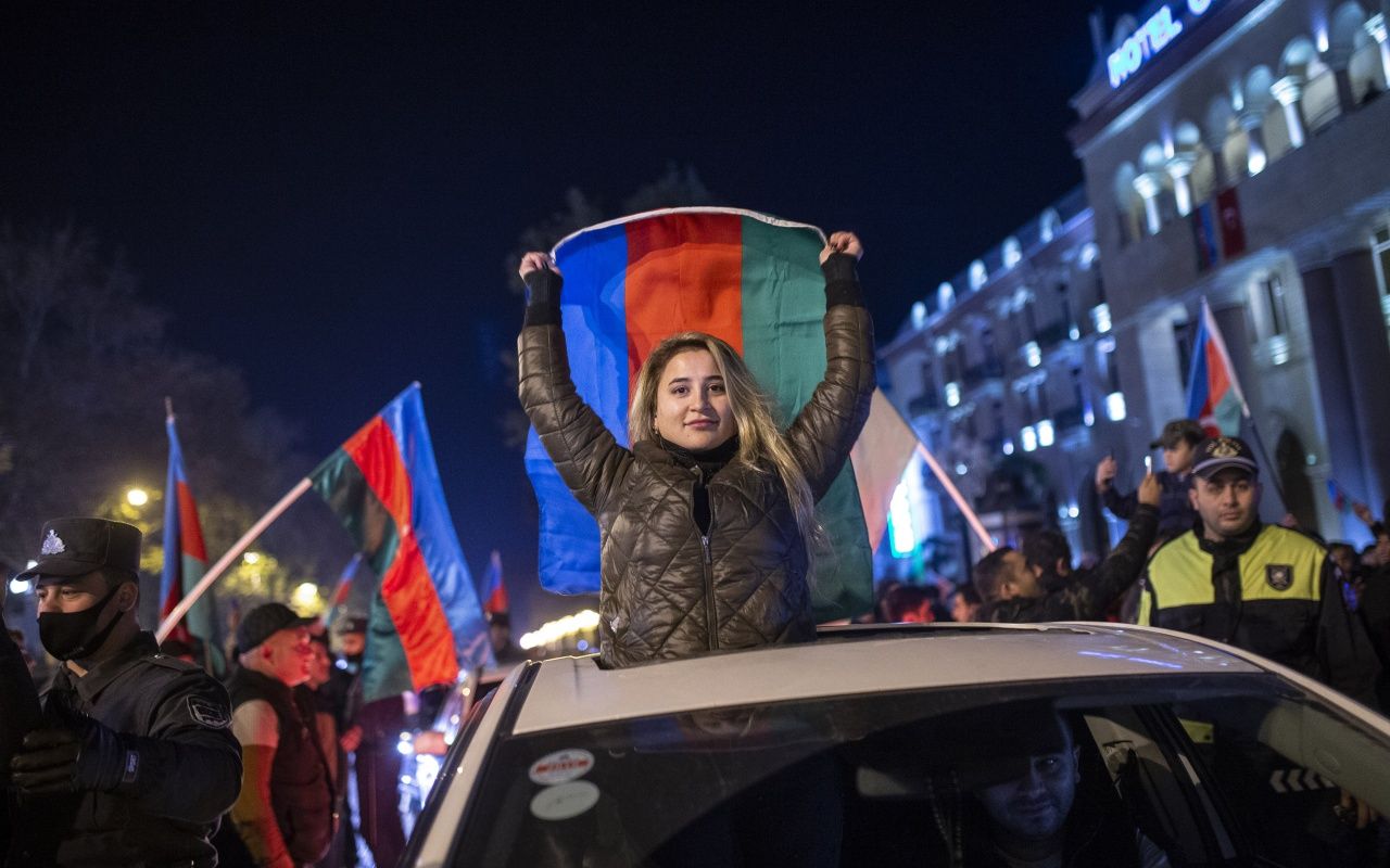 Azerbaycan halkı sevinçten uyuyamadı 10