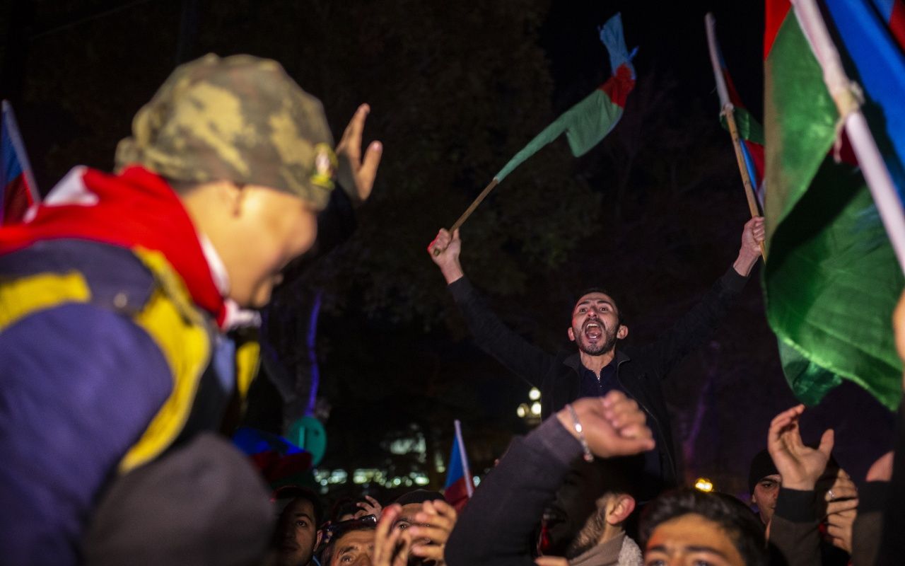 Azerbaycan halkı sevinçten uyuyamadı 15