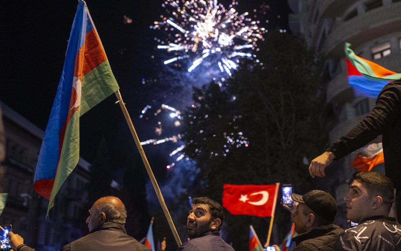 Azerbaycan halkı sevinçten uyuyamadı 13